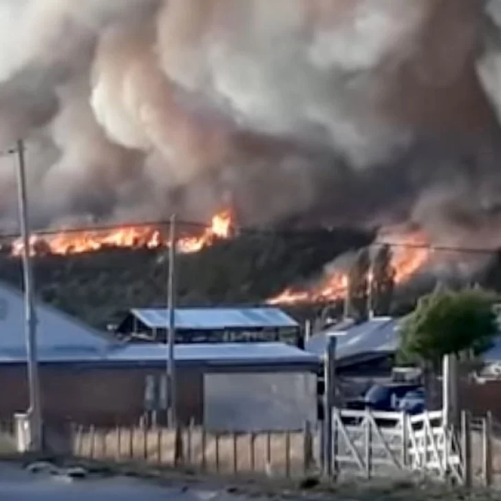 VIDEO. Incendios en Chubut: habitantes de El Hoyo están rodeados por el fuego VIDEO. Incendios en Chubut: habitantes de El Hoyo están rodeados por el fuego
