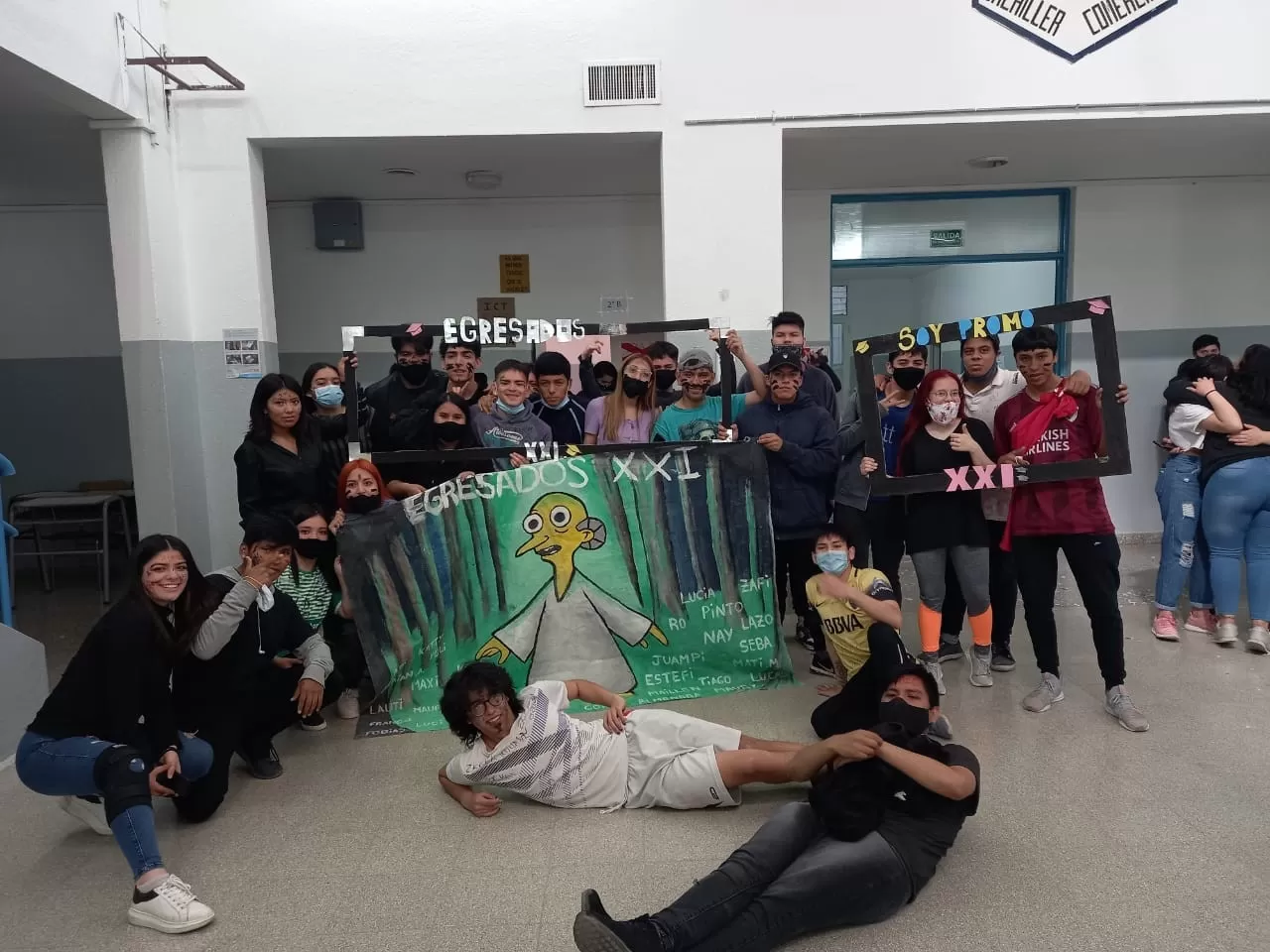 “A los egresados les deseamos lo mejor en esta nueva etapa” “A los egresados les deseamos lo mejor en esta nueva etapa”
