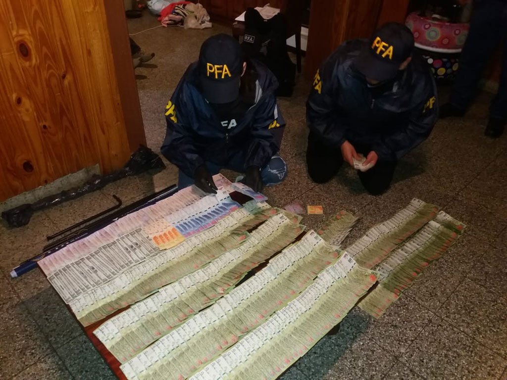 Gendarmería incautó más de 16 kg de marihuana en una encomienda