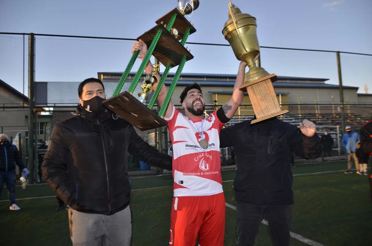 Deportivo Cristal se coronó campeón de la Liga de los Barrios en definición por penales Deportivo Cristal se coronó campeón de la Liga de los Barrios en definición por penales