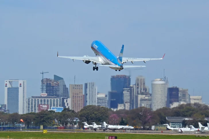Despegó el vuelo de este mediodía hacia el aeropuerto de Río Gallegos