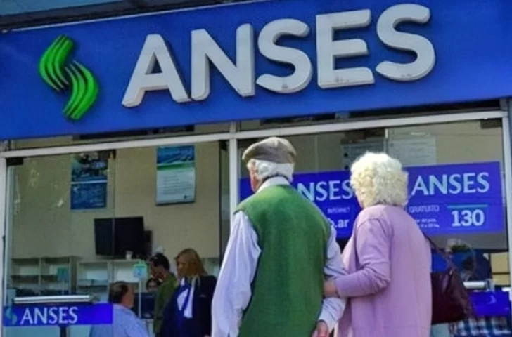 El lunes 2 de agosto comienza el pago del bono de 5 mil pesos a jubilados y pensionados
