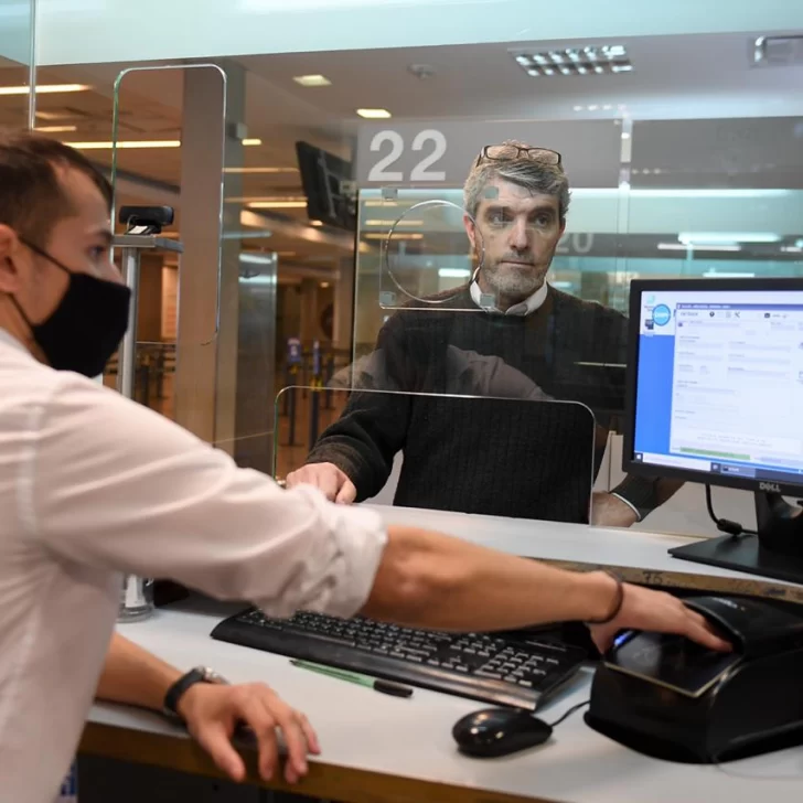 Argentinos y residentes podrán ingresar al país con un PCR negativo y sin necesidad de cuarentena