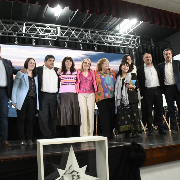 Los 37 ejes de gestión de la gobernación de Alicia Kirchner en Santa Cruz: “Queremos profundizar lo conseguido” Los 37 ejes de gestión de la gobernación de Alicia Kirchner en Santa Cruz: “Queremos profundizar lo conseguido”