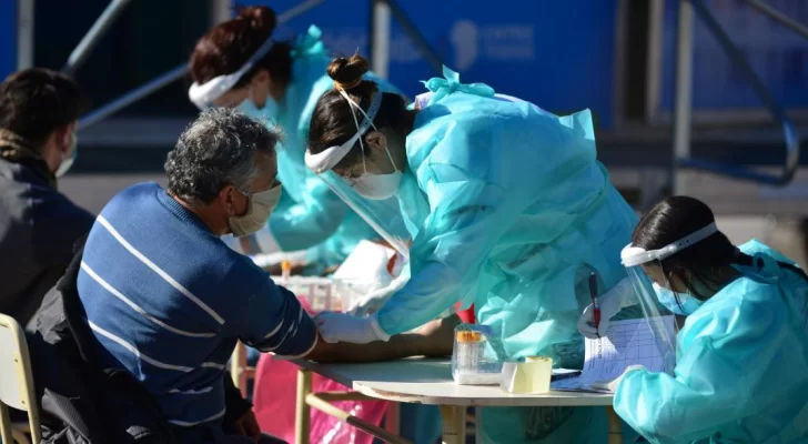 Coronavirus en la Argentina: 105 muertos se sumaron a la lista de 7944 fallecidos