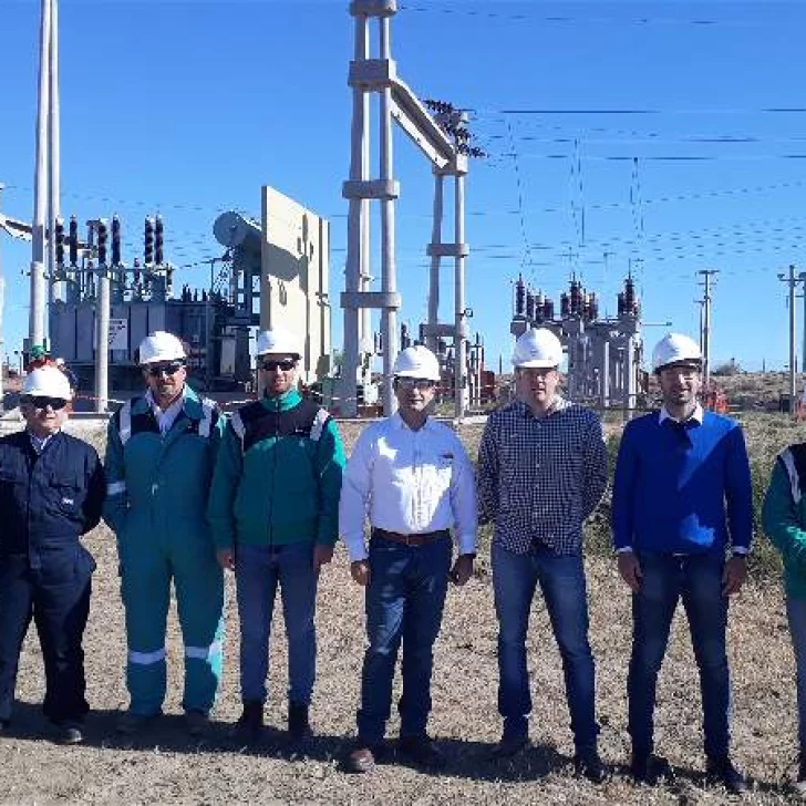 Autoridades provinciales recorrieron las obras del parque eólico Cañadon León
