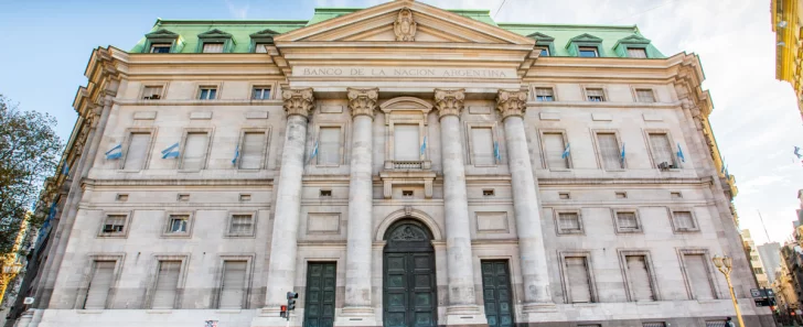 Javier Milei firmó un decreto que convierte el Banco Nación en Sociedad Anónima