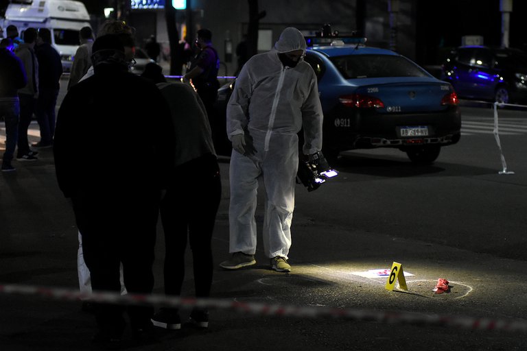 Murió el hombre que apuñaló y mató a un policía en Palermo Murió el hombre que apuñaló y mató a un policía en Palermo