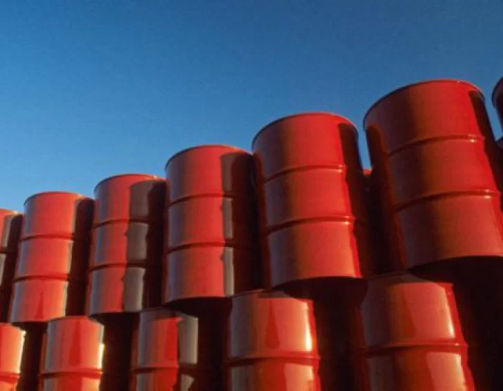 En el inicio de la semana, el petróleo registra ganancias en los mercados internacionales