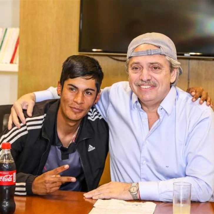 Alberto Fernández recibió a Brian, el presidente de mesa discriminado por usar gorrita