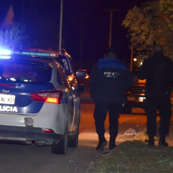 Inseguridad en zona norte: tres jóvenes le robaban la bomba de agua a una vecina y la Policía los atrapó a los metros