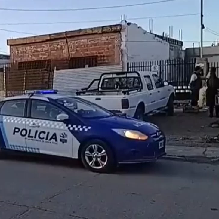Un vecino volvió a su casa y atrapó a malabarista tratando de robarle en Caleta Olivia