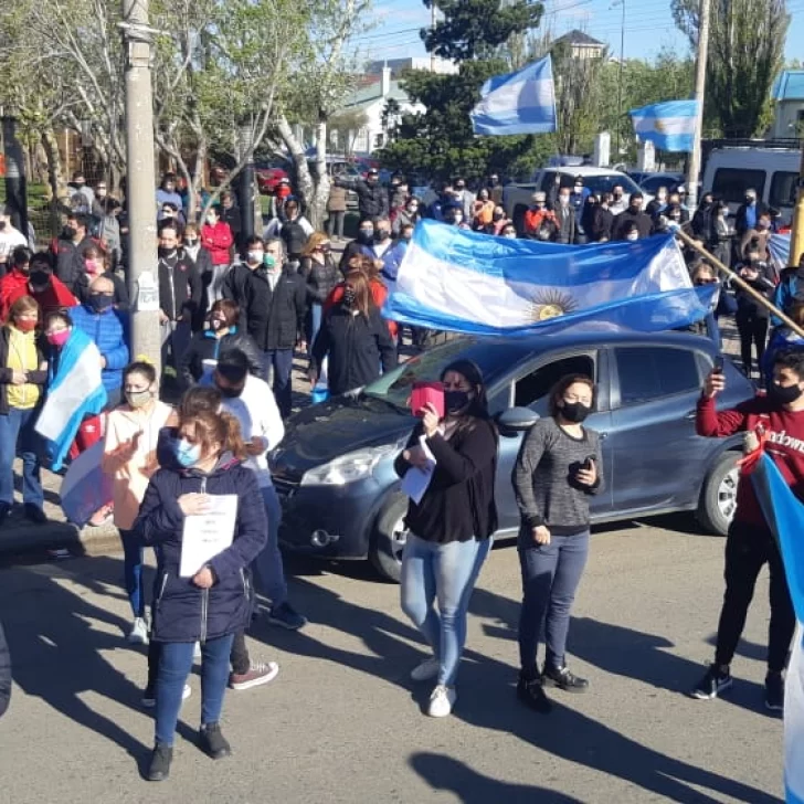 Vecinos de Río Gallegos volvieron a protestar contra las multas por violar el aislamiento