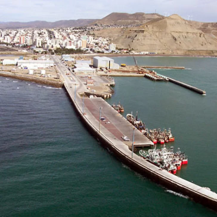 Camioneros bloquean el ingreso al puerto de Comodoro Rivadavia