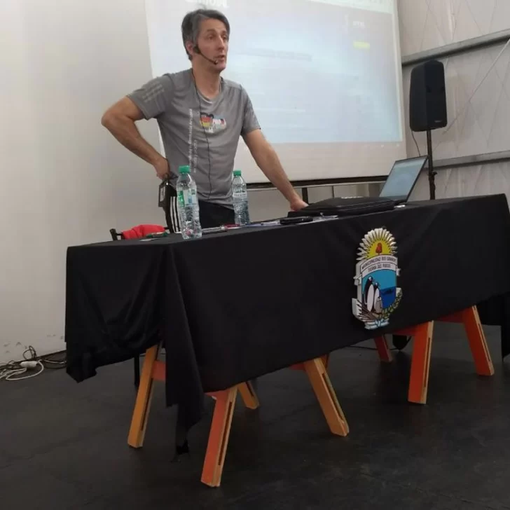 Gimnastas del Rojo se capacitaron