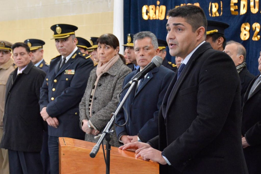 De La Torre: “Ustedes son el futuro de la seguridad de Santa Cruz” De La Torre: “Ustedes son el futuro de la seguridad de Santa Cruz”