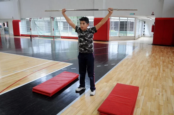 Levantamiento olímpico, el deporte que ya es tendencia entre los chicos de Río Gallegos