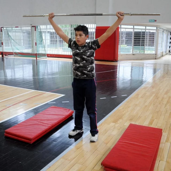 Levantamiento olímpico, el deporte que ya es tendencia entre los chicos de Río Gallegos