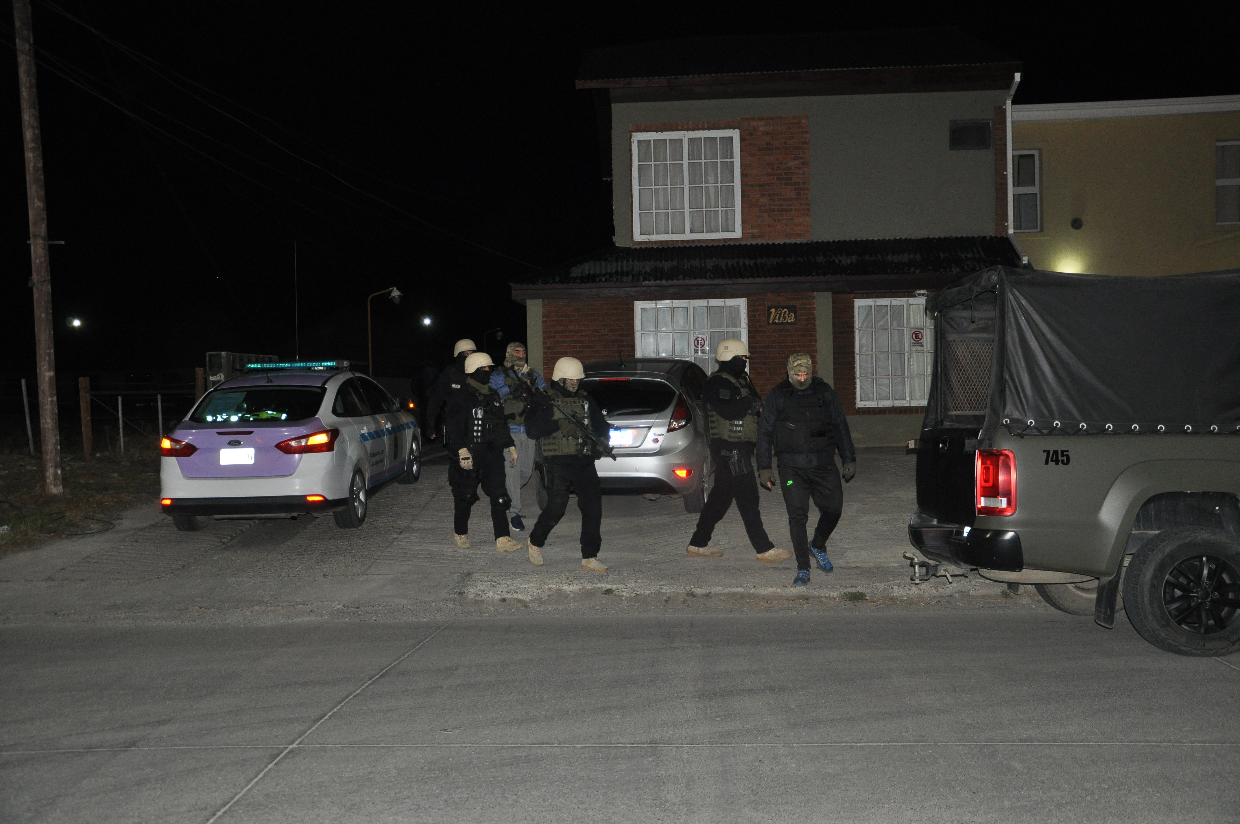 Buscaba a un hombre en la casa de su ex y terminó demorado por plantas de marihuana Buscaba a un hombre en la casa de su ex y terminó demorado por plantas de marihuana