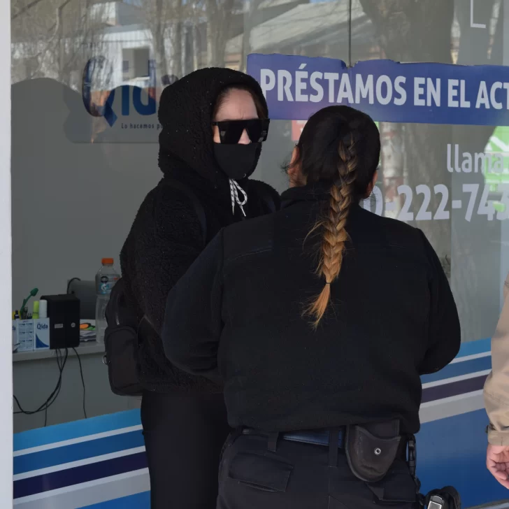 Sigue detenida la expolicía que cometió un raid delictivo: tiene esquizofrenia y pidieron informe psiquiátrico