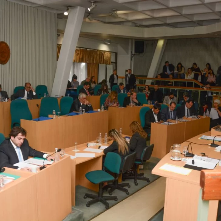 Legisladores se manifestaron en defensa de los usuarios de gas
