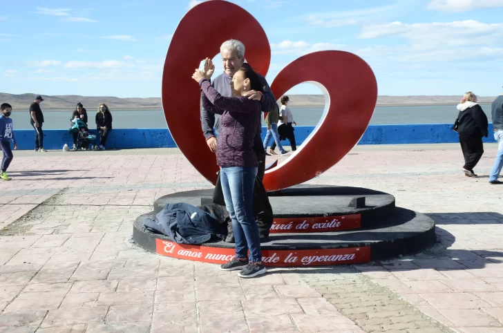 Día de los enamorados: vecinos de Río Gallegos disfrutan de la Ruta San Valentín