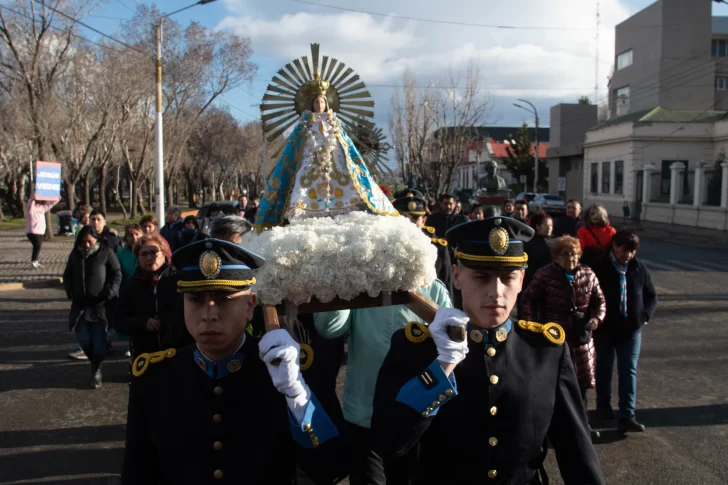 Así fue la procesión del señor y la virgen del milagro en Río Gallegos 