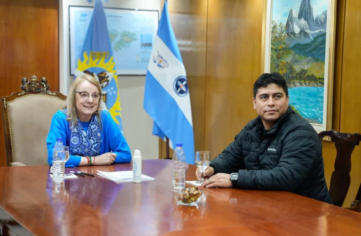 ENTREVISTA-ALICIA-KIRCHNER-LOA-203JD92309JDE-LA-OPINION-AUSTRAL-203JD-2-728x477