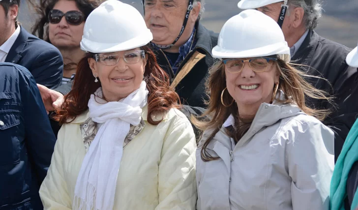 ENTREVISTA-ALICIA-KIRCHNER-LOA-203JD92309JDE-LA-OPINION-AUSTRAL-203JD-7-728x427