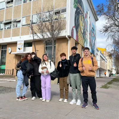 Los estudiantes secundarios de Río Gallegos celebraron su día Los estudiantes secundarios de Río Gallegos celebraron su día