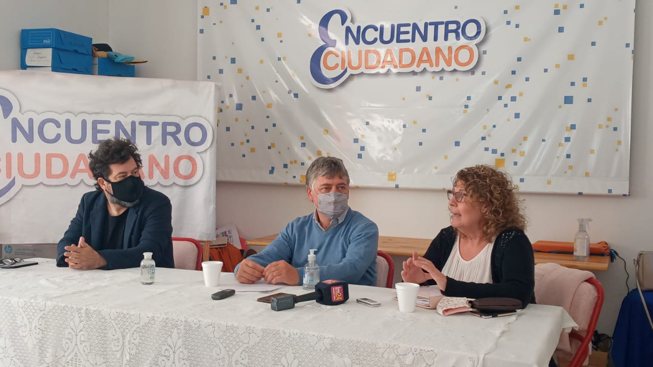Gabriel Oliva asume en reemplazo de Pérez Gallart: “La banca de Encuentro Ciudadano seguirá teniendo la misma dignidad” Gabriel Oliva asume en reemplazo de Pérez Gallart: “La banca de Encuentro Ciudadano seguirá teniendo la misma dignidad”