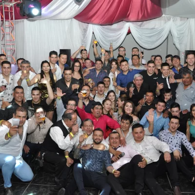 De casamiento, egresos y festejos