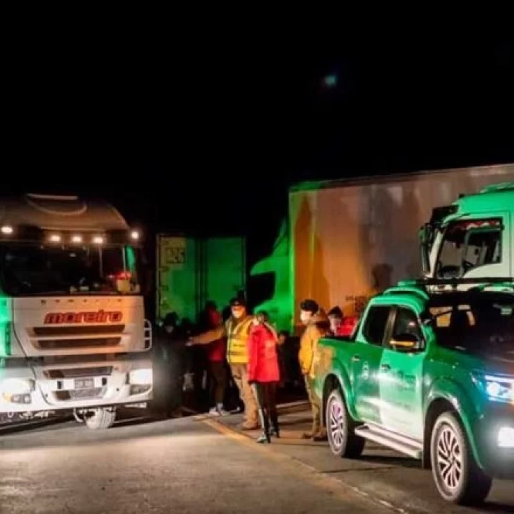 Camioneros logran primeros acuerdos con autoridades y abren paso a insumos esenciales