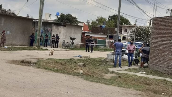 Femicidio en Marcos Paz: mataron a puñaladas a una mujer frente a sus hijos y detuvieron a su ex pareja