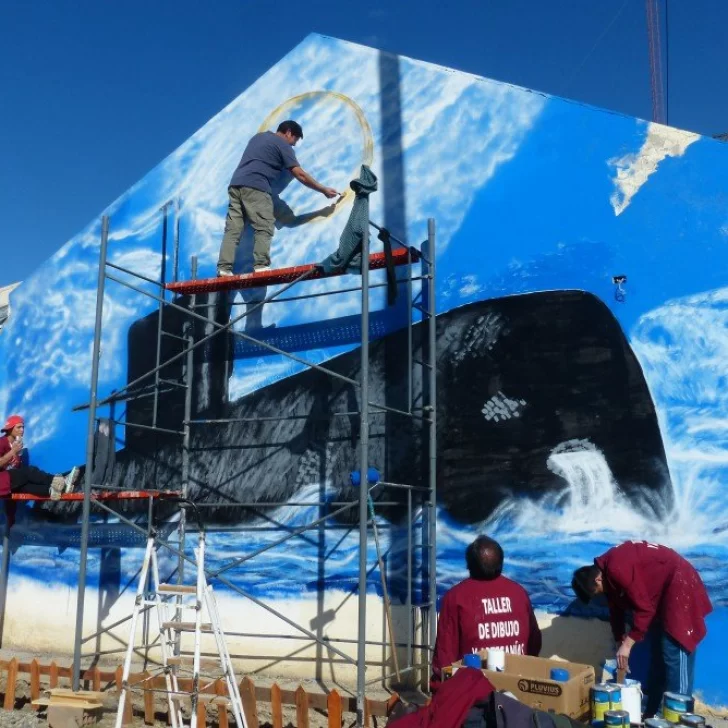 Internos de la Alcaidía pintan mural en homenaje al ARA San Juan