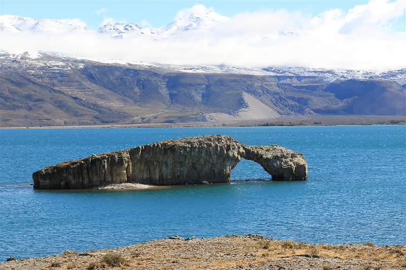 Foto-1-Arco-de-Piedra-Lago-Posadas-Foto-Lo-Gall-opt-728x485