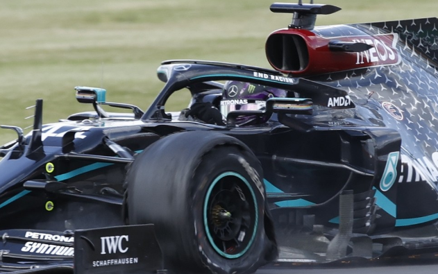 Glorioso final: Hamilton ganó en tres ruedas el Gran Premio de Gran Bretaña