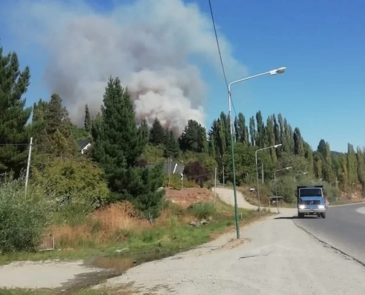Chubut en llamas: el fuego está a unos 3 kilómetros de El Maitén