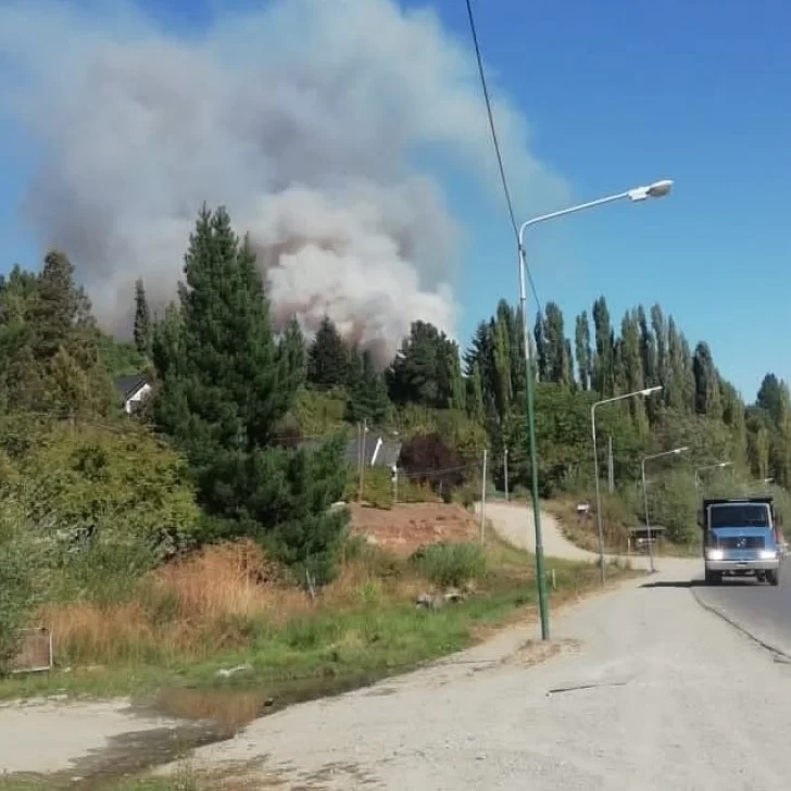 Chubut en llamas: el fuego está a unos 3 kilómetros de El Maitén