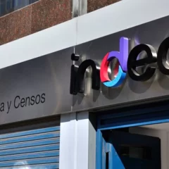 Polémica INDEC: inflación a la baja pero el salario no alcanza