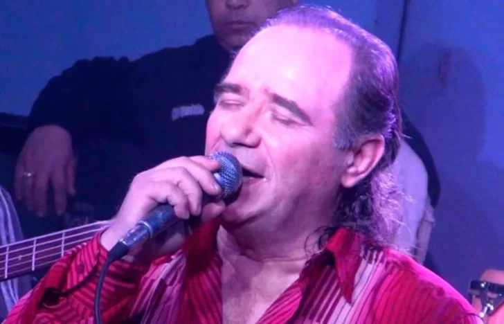 Murió en pleno show el cantante de Los Del Fuego