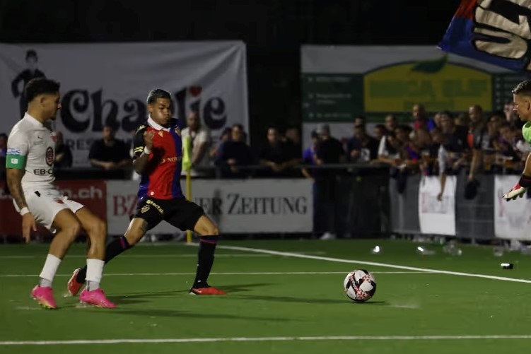 Juan Gauto marcó dos tantos en la goleada del Basel contra el Bosporus