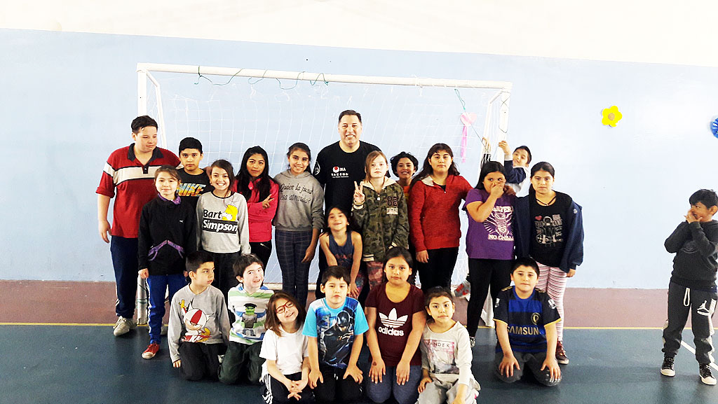 Karatecas locales viajan para participar en dos torneos en Río Negro Karatecas locales viajan para participar en dos torneos en Río Negro