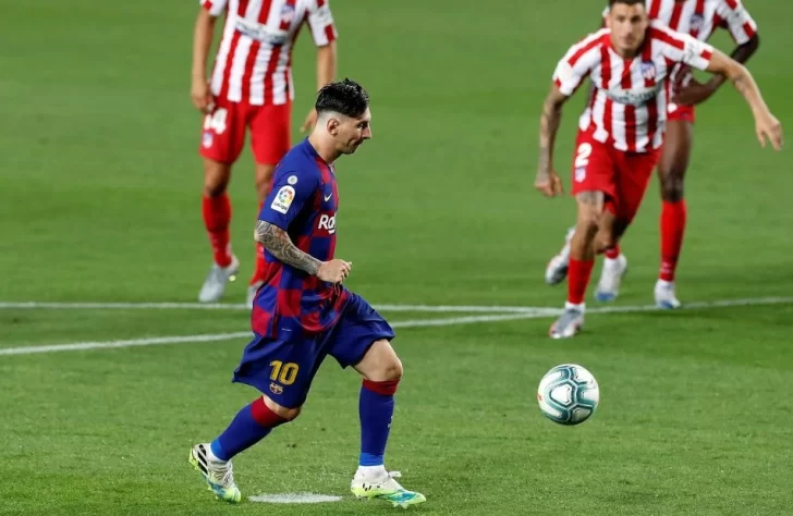 Con una sutileza, Lionel Messi alcanzó los 700 goles
