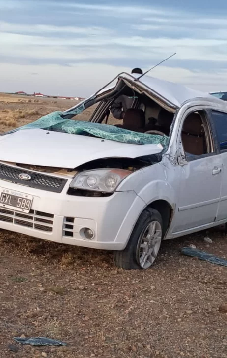 Vuelco camino a Cabo Vírgenes: Los accidentados recibieron el alta médica