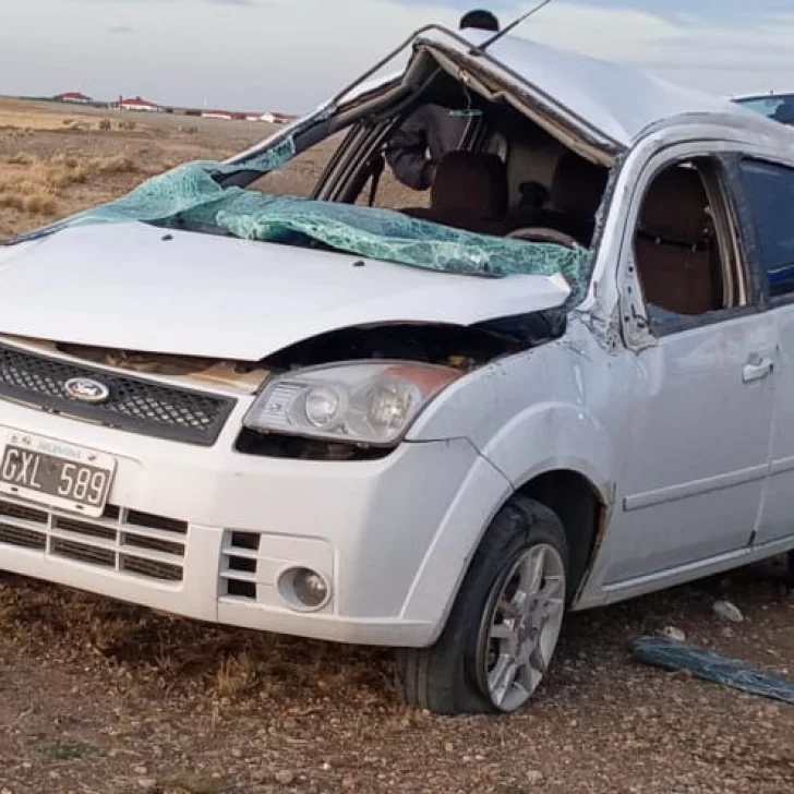 Vuelco camino a Cabo Vírgenes: Los accidentados recibieron el alta médica Vuelco camino a Cabo Vírgenes: Los accidentados recibieron el alta médica