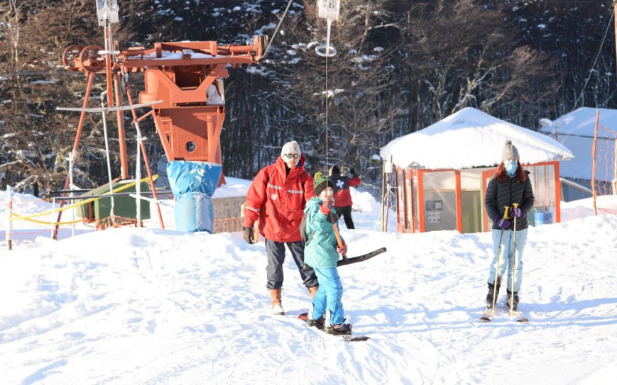 Pista de esquí Valdelén: un lugar que por el momento disfrutan los vecinos Pista de esquí Valdelén: un lugar que por el momento disfrutan los vecinos