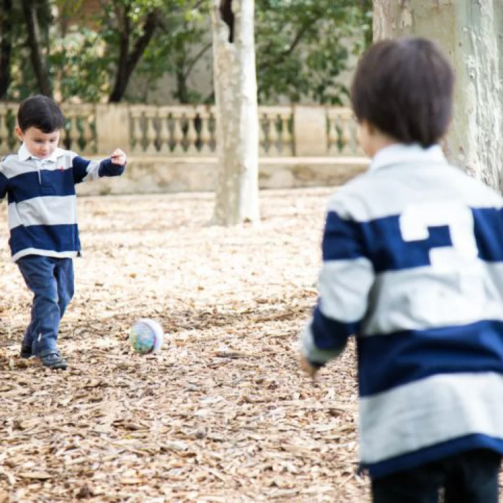 Usó la pandemia para llevarse a sus hijos y no les permite ver a su mamá Usó la pandemia para llevarse a sus hijos y no les permite ver a su mamá