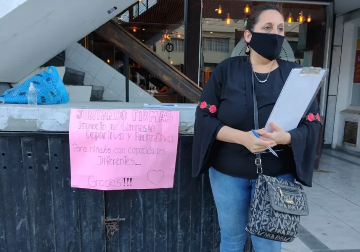 Ruth Leiva juntó firmas y presentó un proyecto para niños con discapacidad