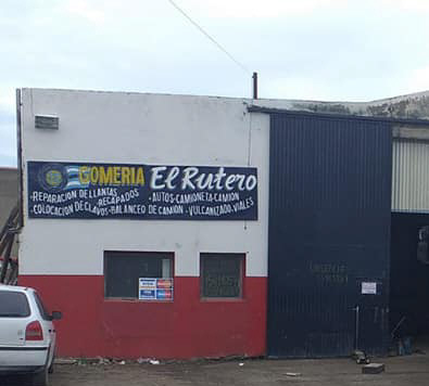 Entraron a robar en una gomería y se llevaron varios elementos de valor